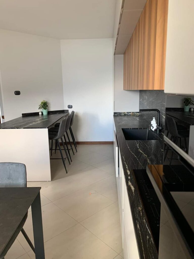 cucina sul misura laccata